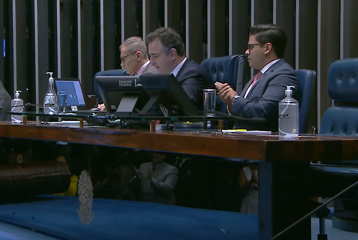 Senado Aprova Pec Da Transi O