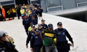 Bolsonaristas detidos são liberados em Brasília após invasões criminosas