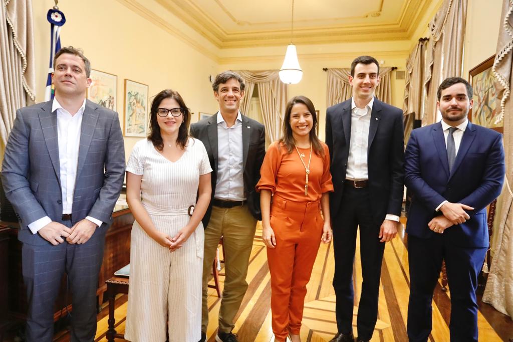 Raquel Lyra recebe gestor da Azul