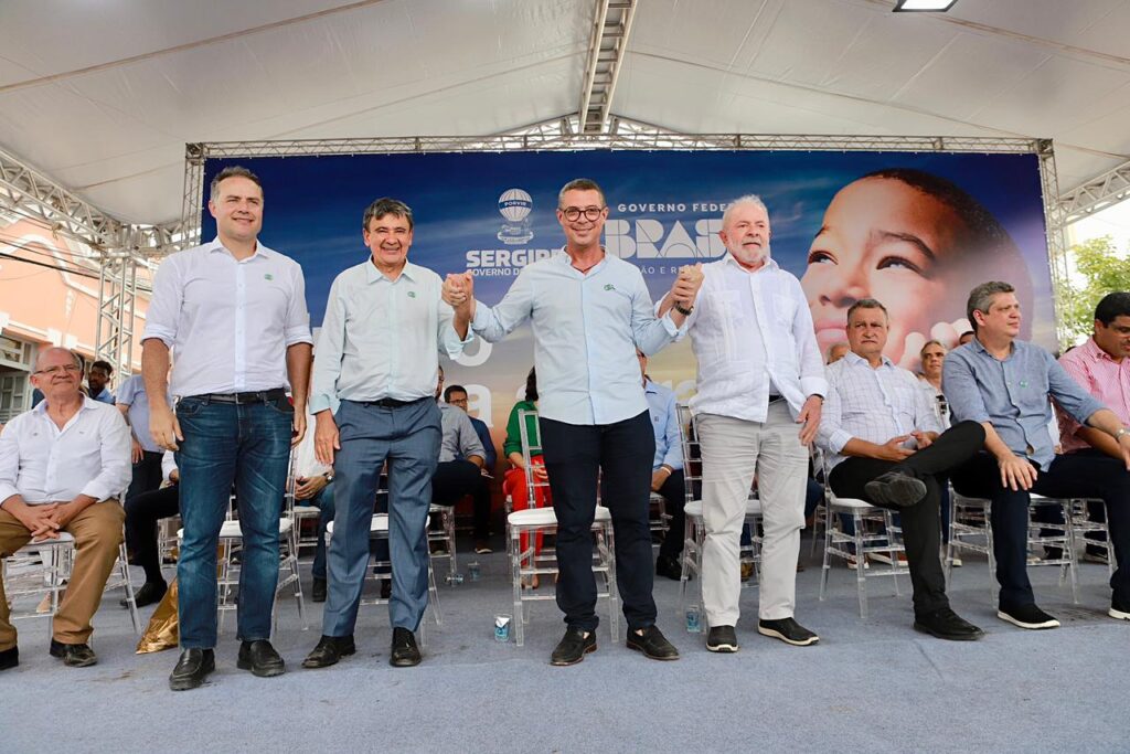 Os ministros Renan Filho e Wellington Dias presentes nas visitas às obras com o governador Mitidieri e o presidente Lula
 