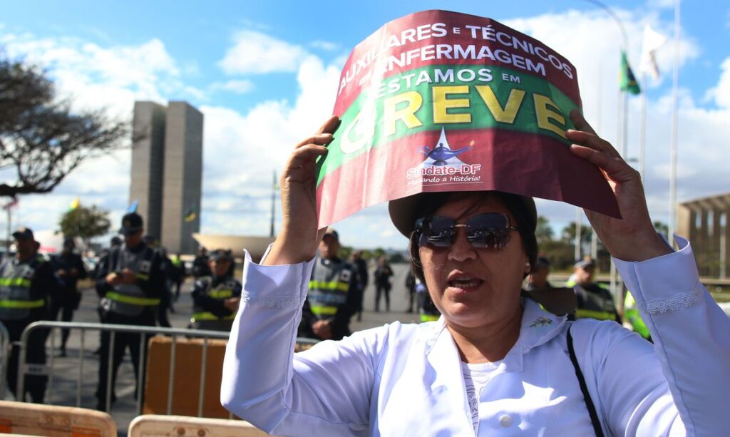 Em 78 greves (47%), ou seja, a maioria, os empregadores atenderam parcialmente as reivindicações feitas e em 30 delas (18,1%) o retorno foi integral. Foto: José Cruz/Agência Brasil