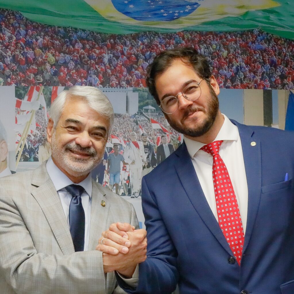 O senador Humberto Costa (PT) e o deputado federal Túlio Gadêlha (Rede) comandam Foto: Roberto Stcuckert