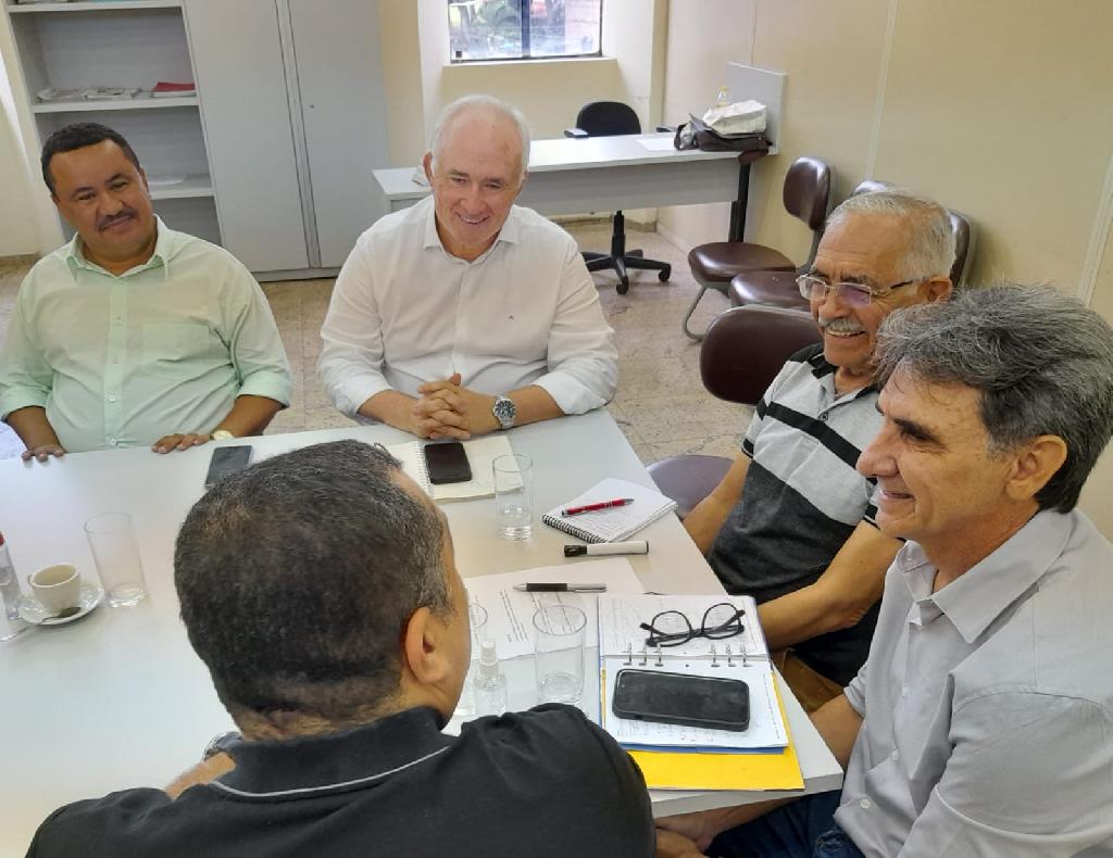 Pela terceira vez, Yves Ribeiro é prefeito do município do Paulista e investe na área da Saúde e na geração de emprego e renda. Foto: Prefeitura do Paulista. 
