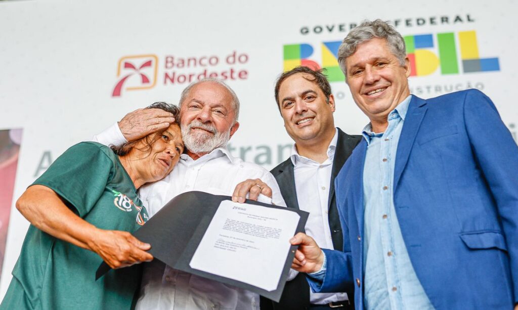 01.09.2023 - Presidente da República, Luiz Inácio Lula da Silva, durante a cerimônia comemorativa de 18 anos de criação do Programa Agroamigo e de 25 anos do Programa Crediamigo, na sede do Banco do Nordeste. Fortaleza - CE. Foto: Ricardo Stuckert / PR