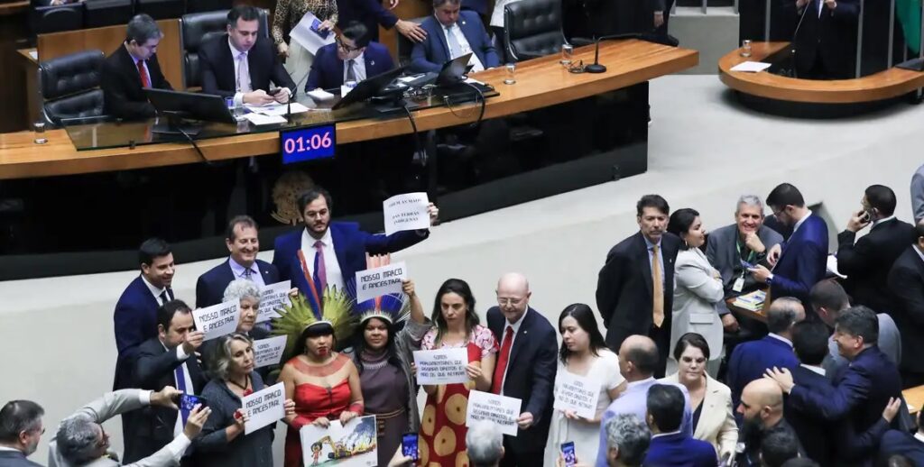 A tese diz que os indígenas só terão direito ao território em que estavam na promulgação da Constituição, em outubro de 1988. Foto: Lula Marques/ Agência Brasil