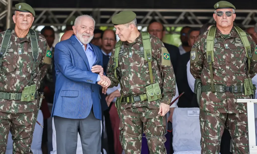 Lula e os militares