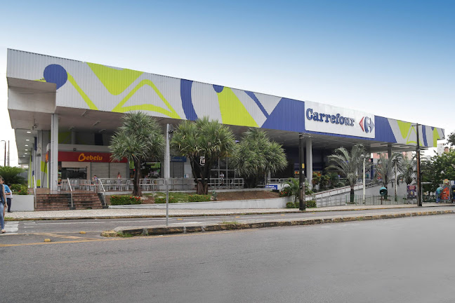 Loja do Carrefour na Antônio Sales, em Fortaleza, foi comprada pelo Grupo Mateus, mas segue fechada e sem previsão de reabertura
