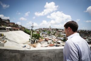 A gestão do prefeito João Campos (PSB) está investindo mais de R$ 1,7 milhão para realizar as intervenções na área, que estão sendo feitas pela Autarquia de Urbanização do Recife (URB). Foto: Rodolfo Loepert/ PCR