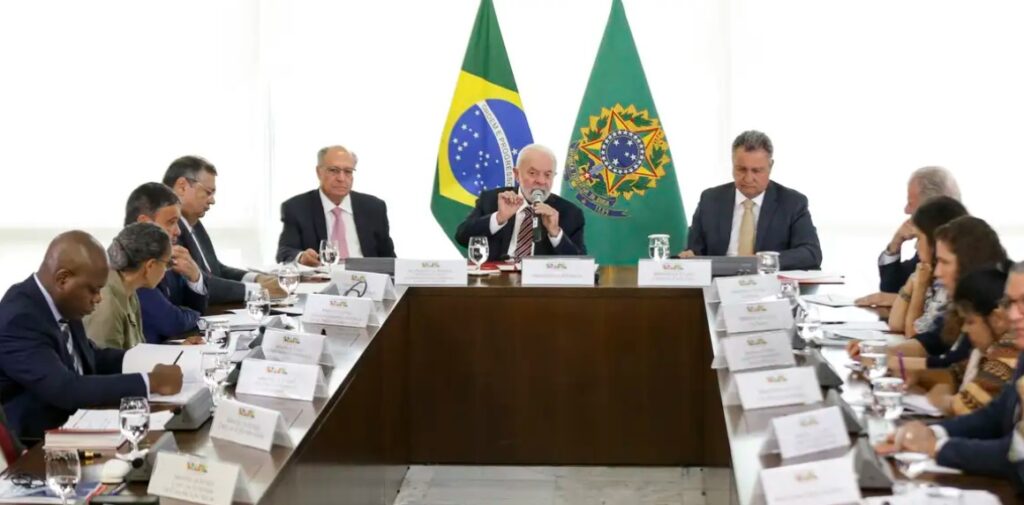 Lula coordenou reunião ministerial, no Palácio do Planalto, para discutir a situação atual do povo yanomami, em Roraima, que ainda sofre com a ação de invasores na terra indígena. Foto: Marcelo Camargo/ Agência Brasil