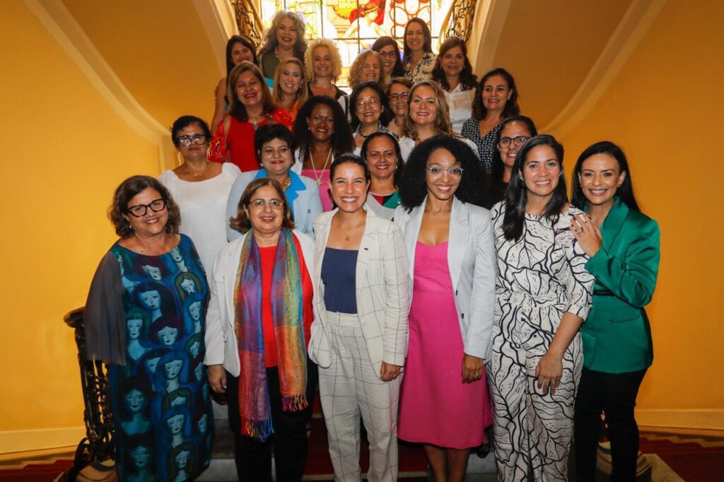 Para fortalecer ações voltadas ao combate à violência de gênero e à proteção das mulheres em situação de risco, a governadora Raquel Lyra (PSDB) e a ministra Cida Gonçalves (Mulher) assinaram a construção de de três unidades da Casa da Mulher Brasileira, nesta sexta-feira (23/2), no Palácio do Campo das Princesas. Foto: Miva Filho/ Secom