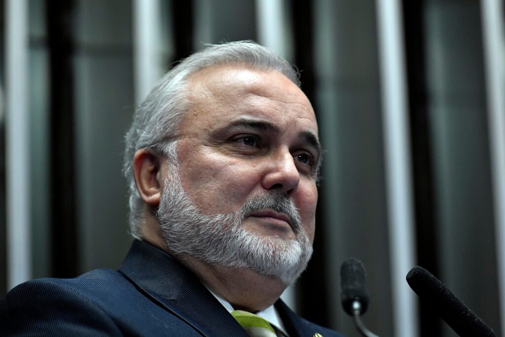 Presidente da Petrobras diz que associação com a Mubadala visa aprimorar "juntos o empreendimento de biocombustíveis do grupo no Brasil"