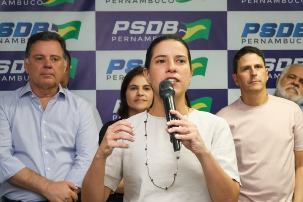 A governadora Raquel Lyra (PSDB) recebeu o presidente nacional do PSDB, Marconi Perillo, ex-governador de Goiás por quatro mandatos. Foto: Chico Peixoto