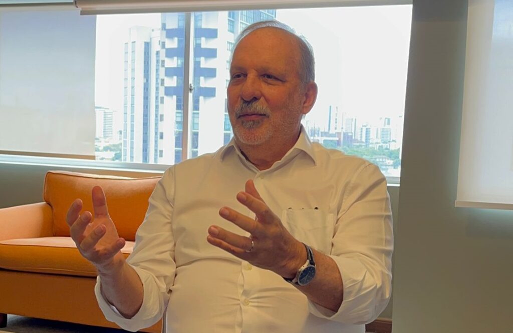 Ex-ministro Armando Monteiro Neto fez uma análise sobre as questões econômicas e políticas do Brasil Foto: Jéssica Lima