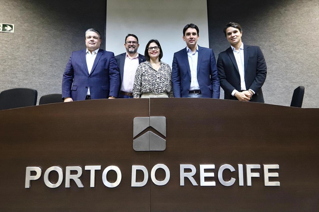 Ministro Silvio Costa Fiilho participou de anúncio de investimentos o Porto do Recife Foto: Wesley D'Almeida/Divulgação