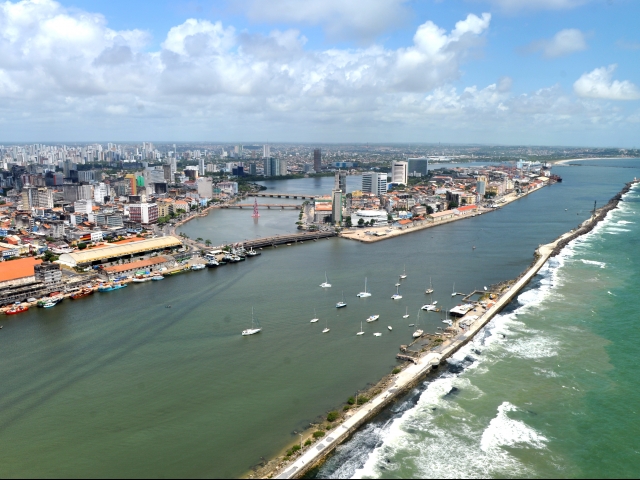 Ministro Silvio Costa Filho discute investimentos no Porto do Recife Foto: Divulgação