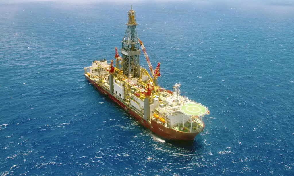 Petrobras navio plataforma exploração petróleo
