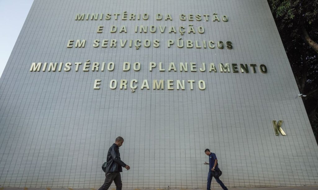 Ministérios governo federal cortes orçamento