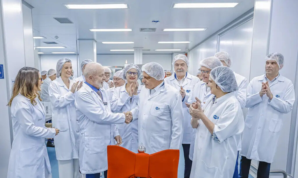 Brasil inaugura fábrica de medicamentos para diabetes e obesidade Lula