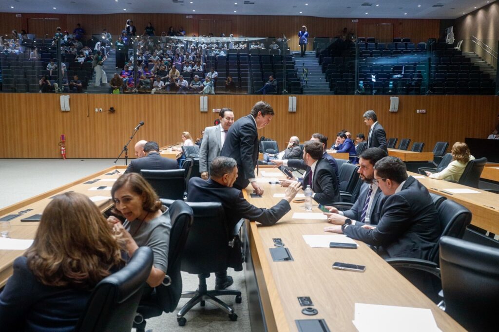 Na Alepe, deputados estaduais aprovaam sem polêmicas a LDO enviada pelo Governo do Estado Foto Jarbas Auarújo Alepe