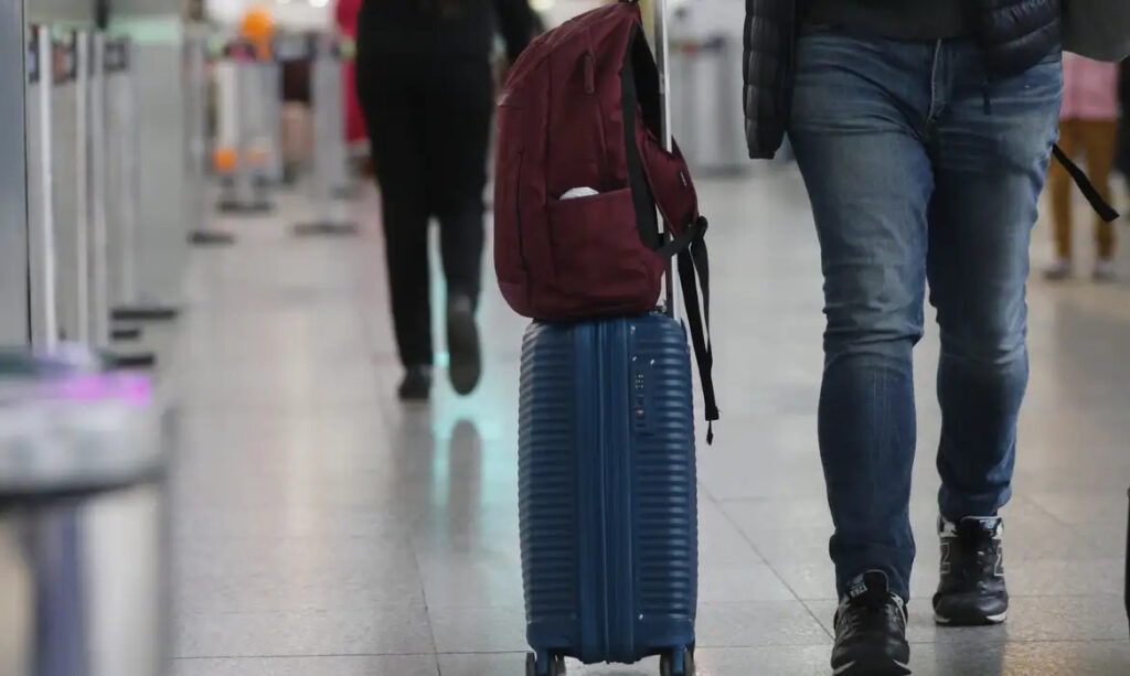 viagens turismo pandemia IBGE gastos pesquisa aviação aeroportos malas bagagens