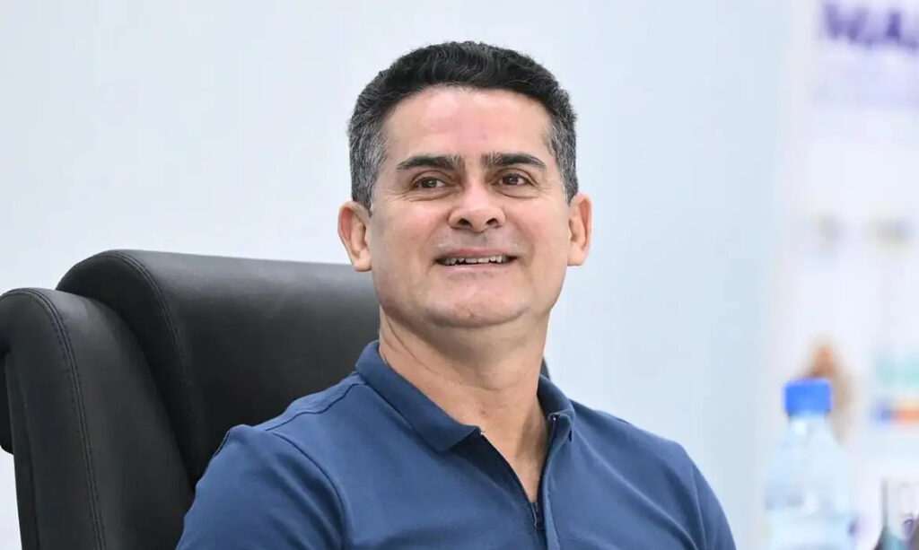 O candidato David Almeida (Avante) foi reeleito para a prefeitura da cidade de Manaus