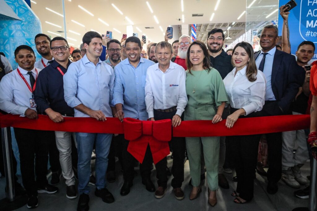 O Grupo Mateus inaugurou a maior loja da rede, em Boa Viagem, e contou com as presenças de Raquel e João Campos Foto: Rafael Bandeira/Secom