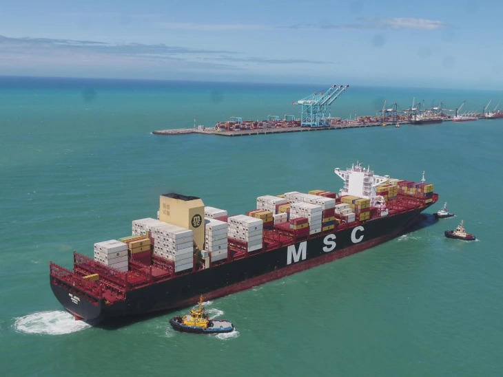 MSC Jewel atraca pela primeira vez no terminal portuário cearense de Pecém. Ele é 33 metros maior que o recorde de atracação anterior.