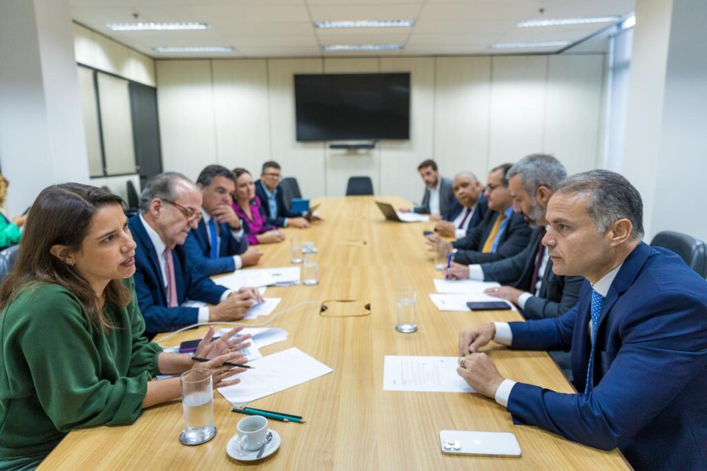 A governadora Raquel Lyra e o ministro Renan Filho debateram obras em Pernambuco, incluindo o Arco Metropolitano Foto: Divulgação/MTransportes