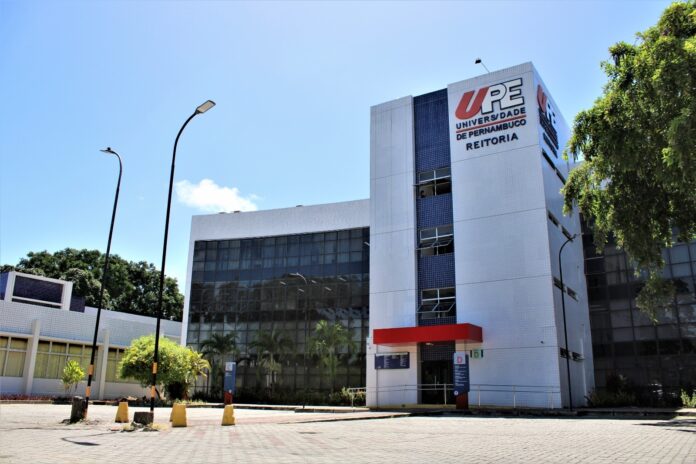 Governo anuncia concurso com 58 vagas para docentes da UPE
