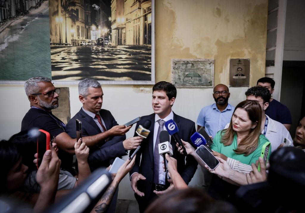 Prefeito do Recife João Campos violência das torcidas