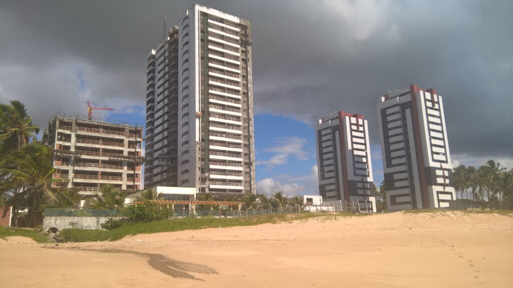 Espigões praia de Garça Torta em Maceió