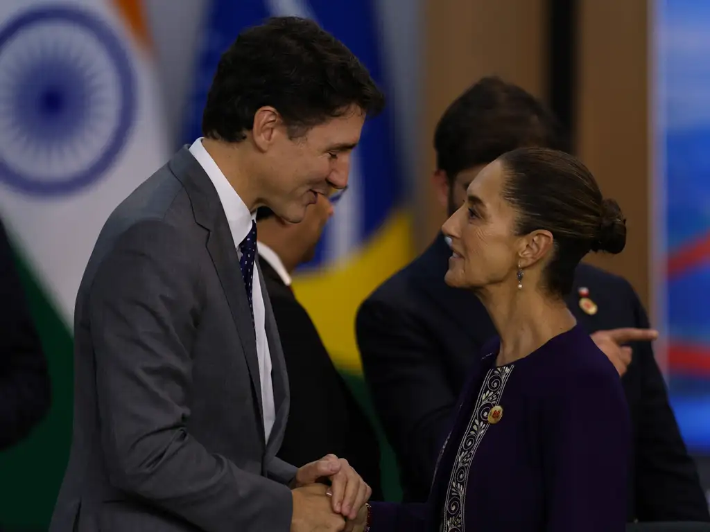 Primeiro-ministro do Canadá, Justin Trudeau e a presidente do México, Claudia Sheinbaum na abertura do G20