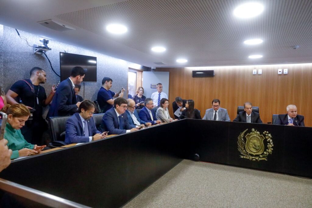 A Comissão de Justiça da Alepe acatou o pedido de empréstimo de R$ 1,5 bilhão do Governo, que agora segue para outras comissões Foto Roberta Guimarães Alepe