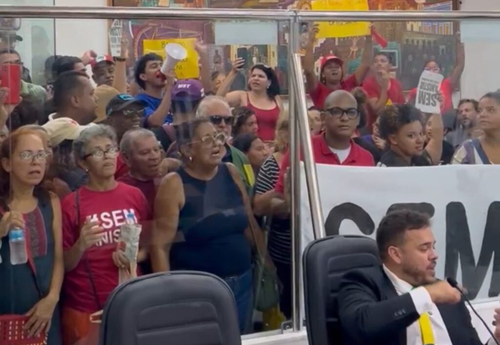 Vereador Alessandro Sarmento foi o autor do título de cidadão olindense para Jair Bolsonaro Foto Reprodução de vídeo