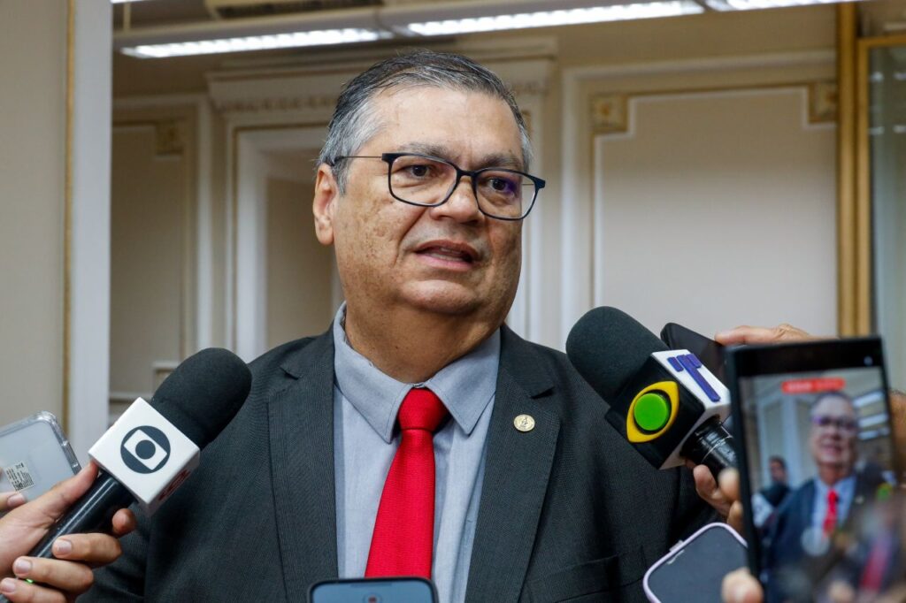 O ministro do STF Flávio Dino recebeu quatro homenagens durantes a sua passagem pelo Recife Foto: Nando Chiappetta/Alepe