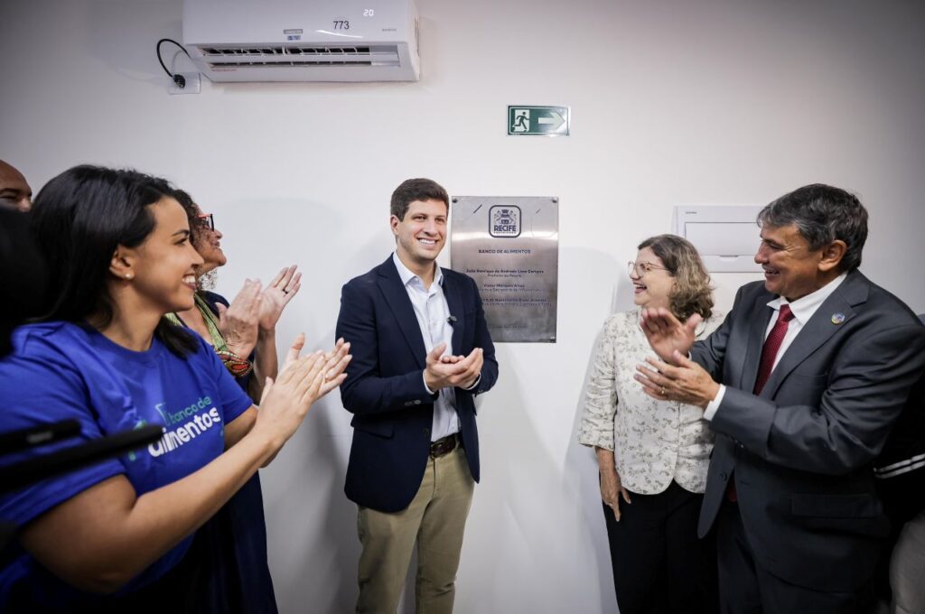 O prefeito João Campos inaugurou a nova sede do Banco de Alimentos, ao lado do ministro Wellington Dias Foto: Edson Holanda/PCR