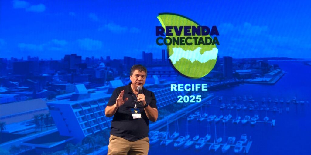 Alfredo Pinheiro Ramos, presidente do Sindicombustíveis-PE, faz abertura do evento sobre combustíveis, economia e política