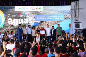 Presidente Lula destacou pioneirismo da iniciativa em favor da indústria do Nordeste durante visita a Salgueiro, em Pernambuco, para visitar obras da Transposição do Rio São Francisco.