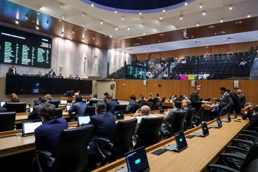 Em votação rápida, a Alepe aprovou criação de batalhões, crédito suplementar para o Governo e as contas do Governo Paulo Câmara Foto: Jarbas Araújo/Alepe