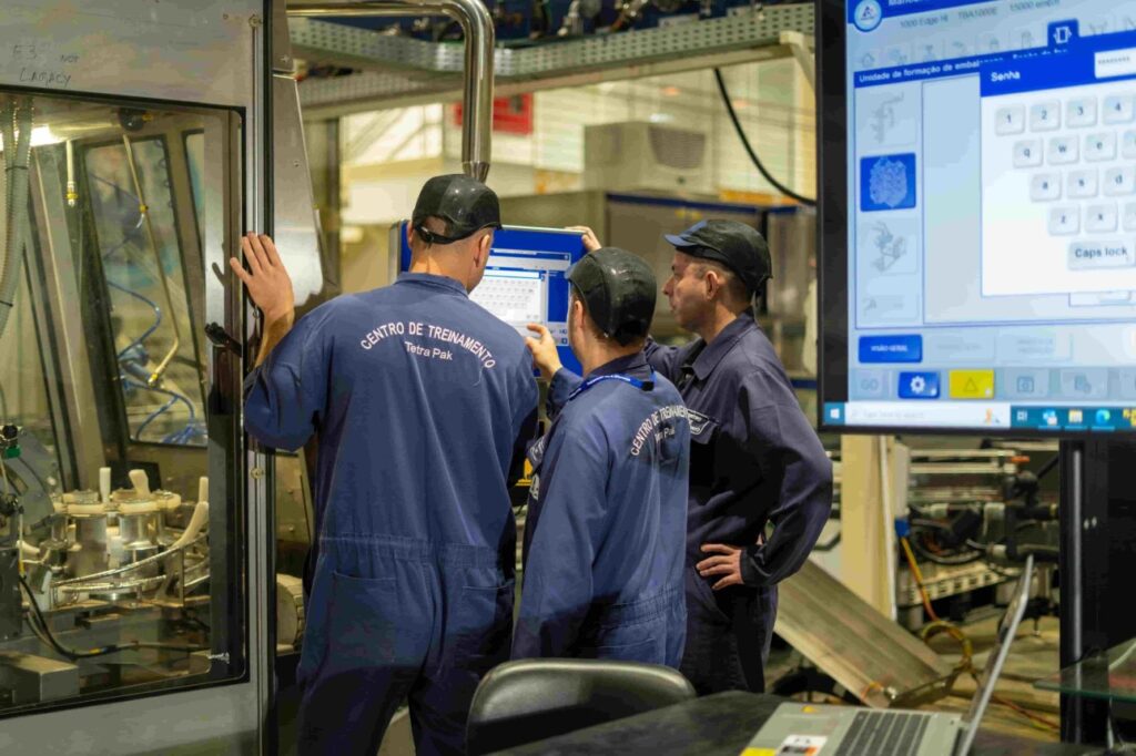 CNI produção industrial queda abril 2025 emprego