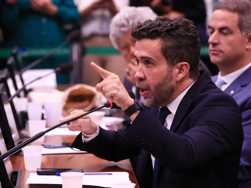 O Conselho de Ética da Câmara votou pela suspensão por três meses do mandato do deputado André Janones por procedimento incompatível com o decoro. Foto: Lula Marques/Agência Brasil