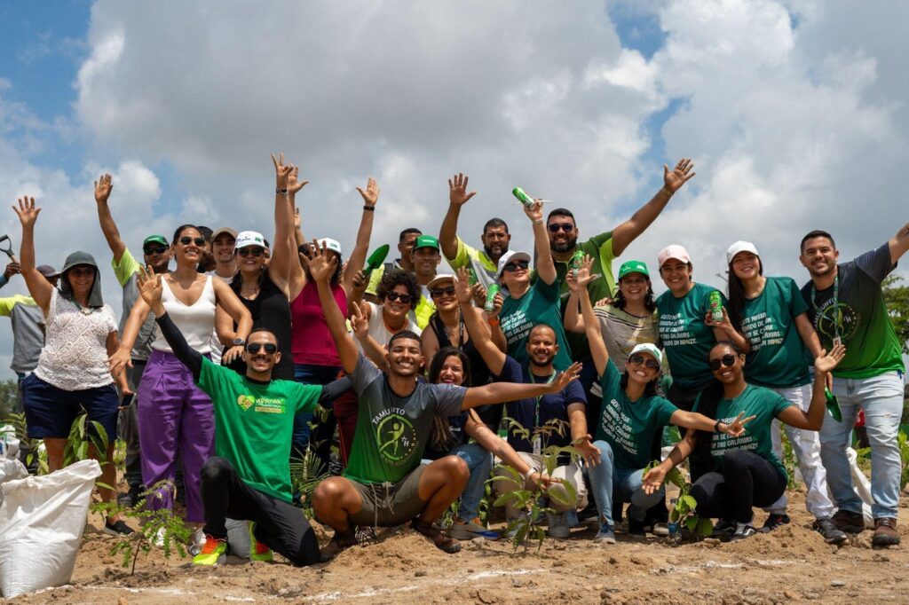 Heineken plantio de microfloresta Recife