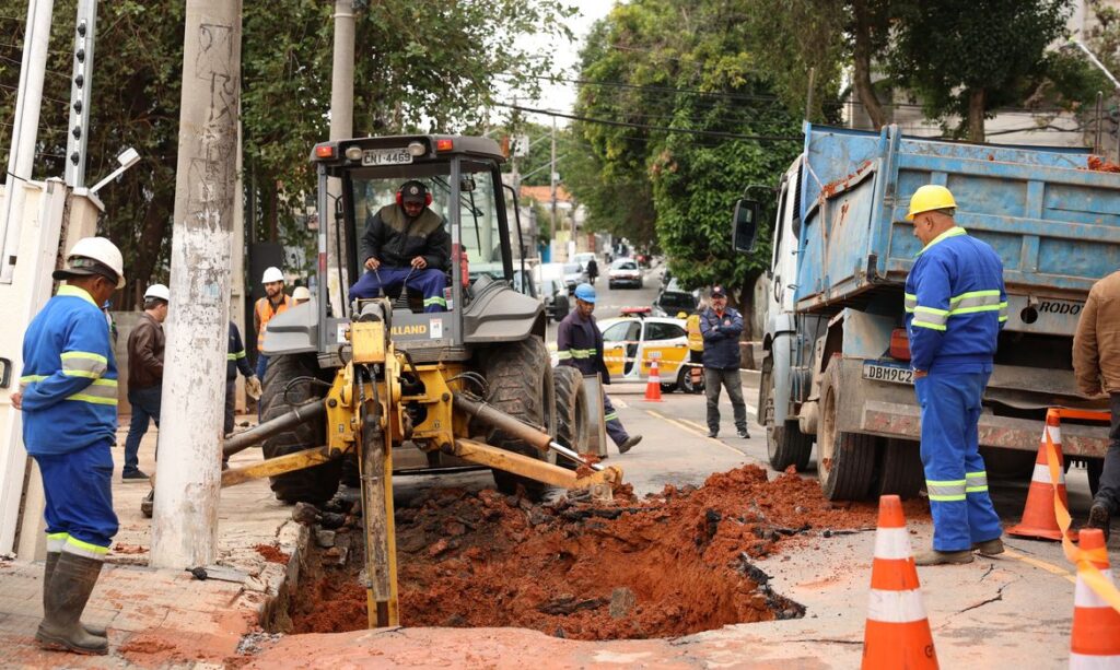 Saneamento abastecimento proivaytização Brasil