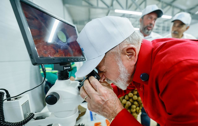 Presidente da República, Luiz Inácio Lula da Silva, durante visita às instalações e cerimônia de inauguração do Centro de Tecnologia e Inovação Agroindustrial e de lançamento do programa Valoriza – Acelen Renováveis macaúba