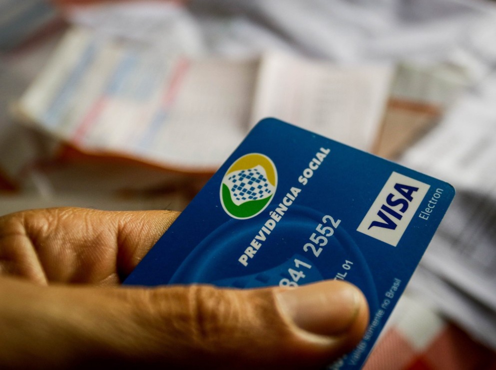 INSS devolução descontos ilegais