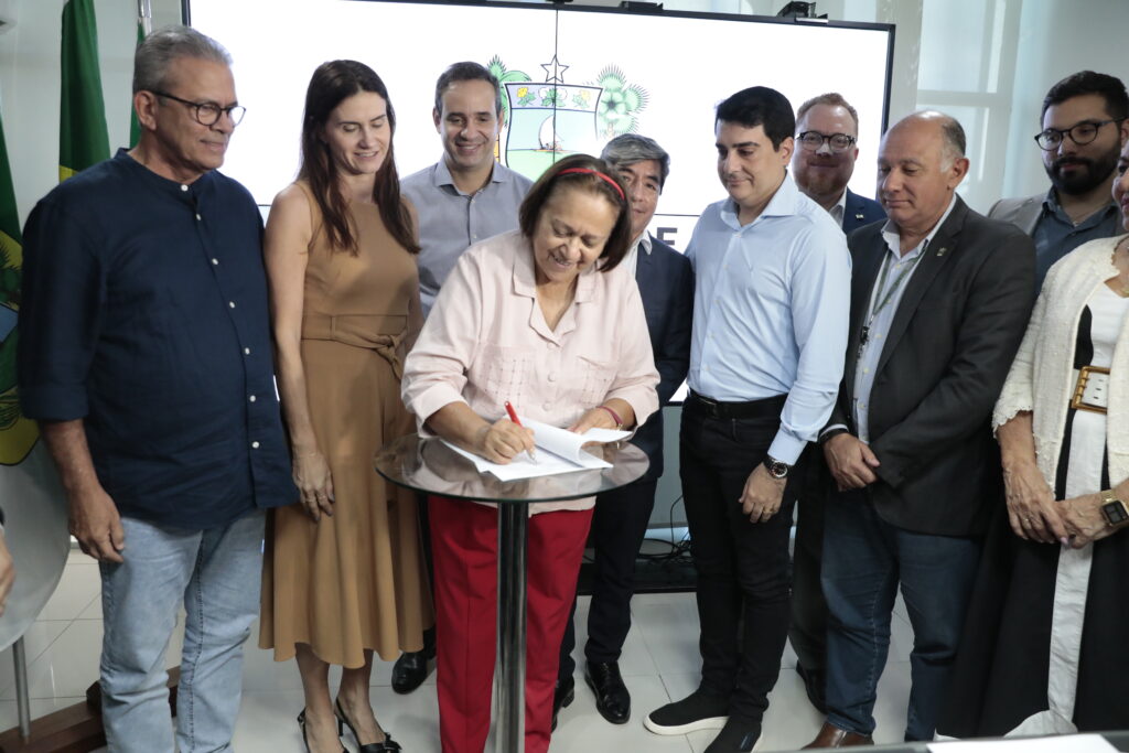 Governadora do Rio Grande do Norte, Fátima Bezerra, assina marco legal do Hidrogênio Verde