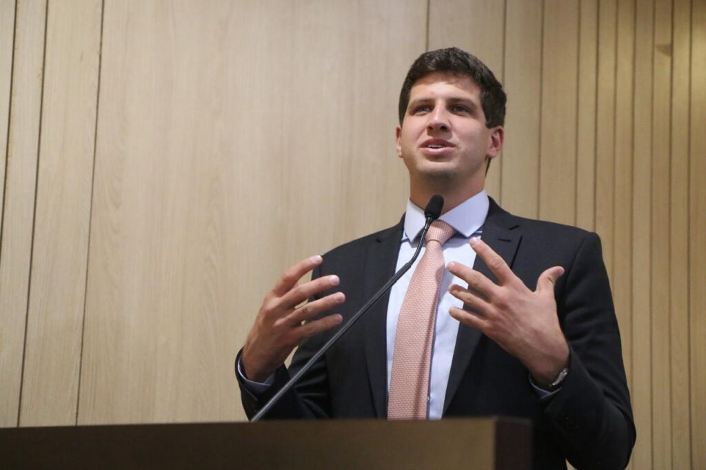 Prefeito do Recife e presidente nacional do PSB, João Campos destacou a capacidade de trabalho de Danilo Cabral à frente da Sudene