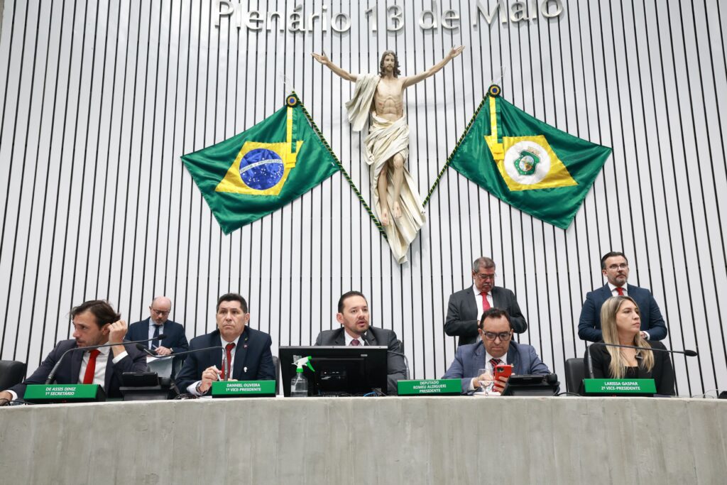 Deputados no Ceará lançaram um manifesto e receberam o projeto de Lei enviado pelo Governo do Estado - Foto: ALECE/Divulgação