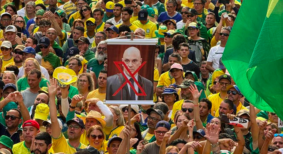 Aliados de Jair Bolsonaro pedem anistiai para o ex-presidente e fazem críticas a Alexandre de Moraes Foto: RS/ Fotos Públicas