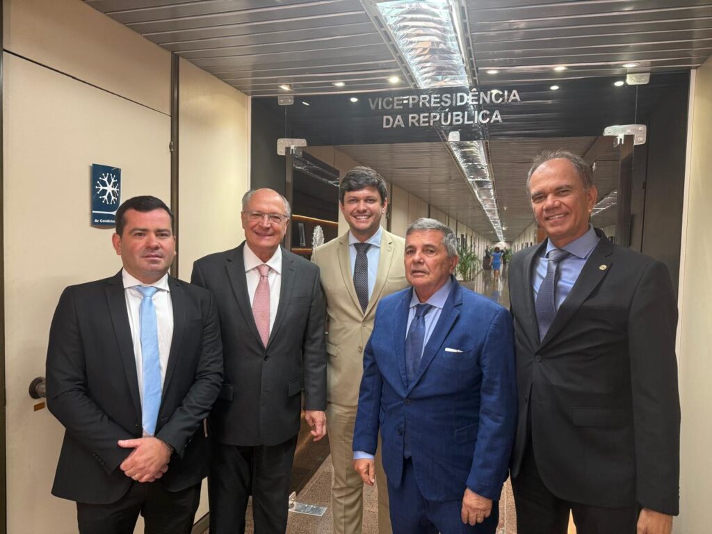 Pedro Neto (pres. Unida), Alckmin, Rodrigo Carvalho (dir Asplan/PB), José Inácio (pres. Asplan/PB) e Alexandre Andrade Lima (vice-pres. Feplana)